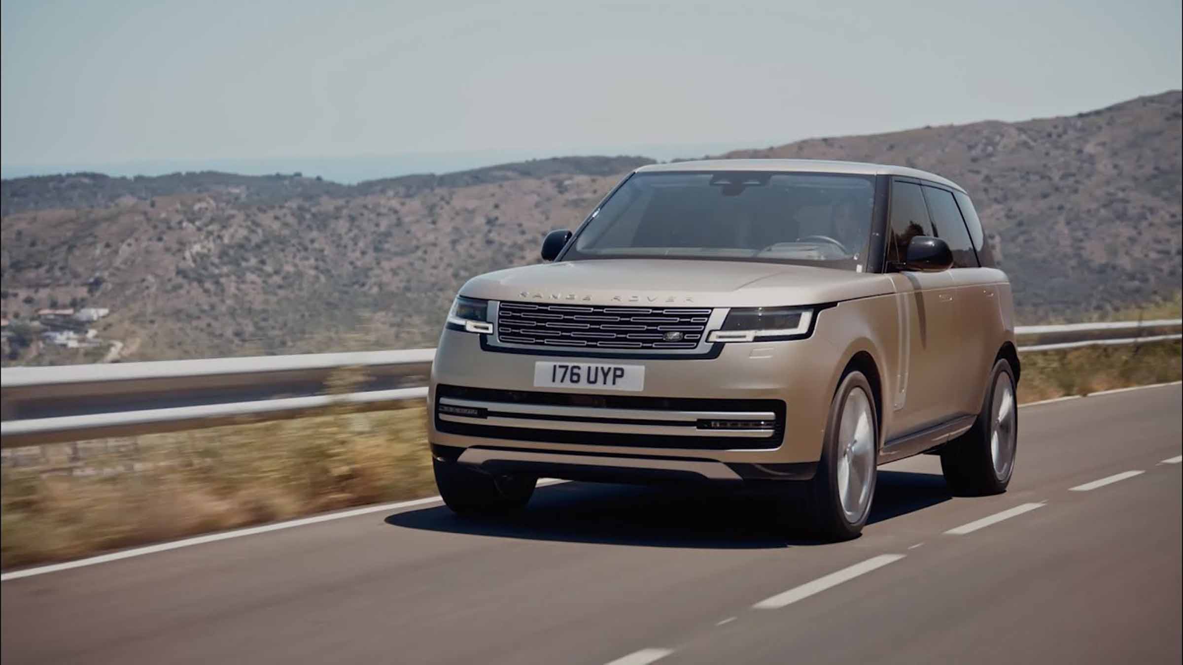 2022 Range Rover P400 SE LWB: A Pricey Large Vehicle with Power and ...